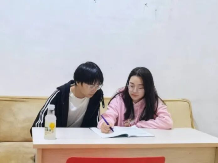 1764038661191018514.jpg 1764038661191018514.jpg